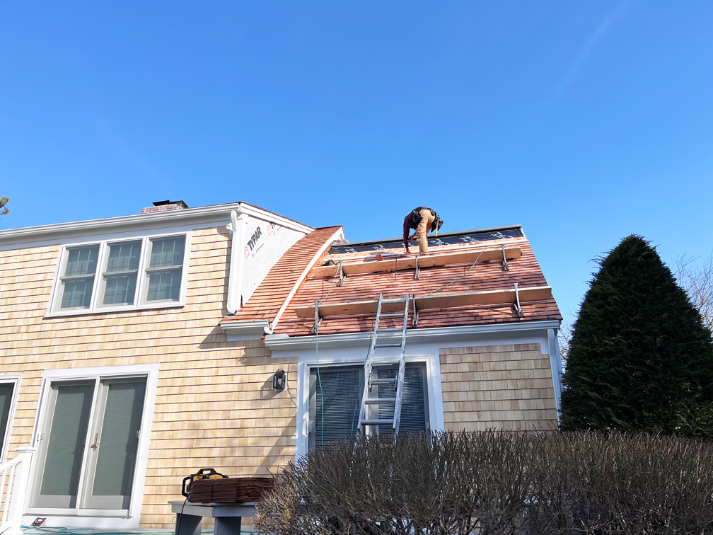 Installing Cedar Roofing